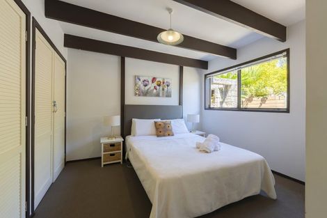 Photo of property in 25 Prince Regent Drive, Half Moon Bay, Auckland, 2012