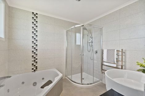 Photo of property in 15 Castleton Way, Flagstaff, Hamilton, 3210