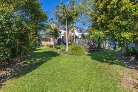 Photo of property in 2/26 Capilano Place, Glenfield, Auckland, 0629