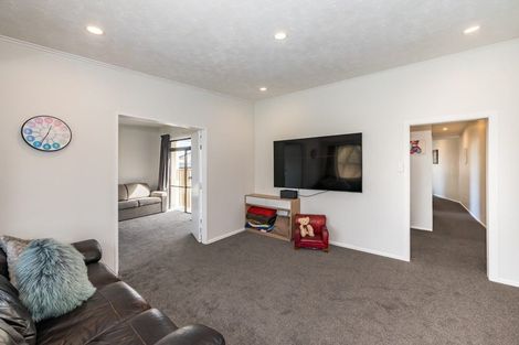 Photo of property in 50 Walton Road, Paraparaumu Beach, Paraparaumu, 5032