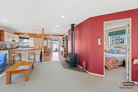 Photo of property in 31 Ocean View Road, Waihi Beach, 3611