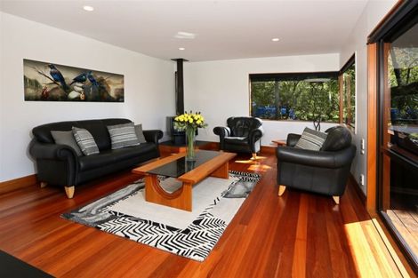 Photo of property in 22 Rimu Road, Oratia, Auckland, 0604