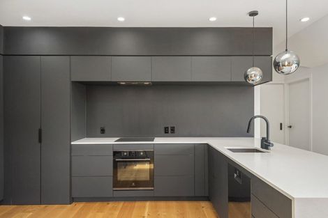 Photo of property in 32a Braemar Road, Castor Bay, Auckland, 0620