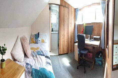 Photo of property in 104 Tauhinu Road, Miramar, Wellington, 6022