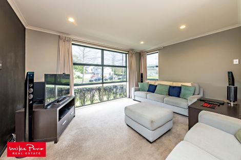Photo of property in 47 Bruce Pulman Drive, Takanini, 2112