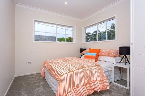 Photo of property in 1/77 Shakespeare Road, Milford, Auckland, 0620