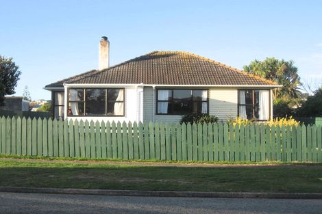 Photo of property in 3-3a Mana Avenue, Titahi Bay, Porirua, 5022