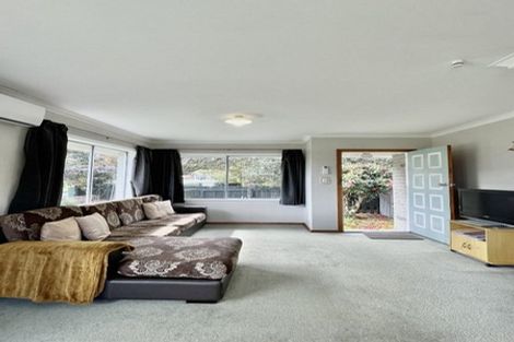 Photo of property in 1/58 Oregon Drive, Maoribank, Upper Hutt, 5018