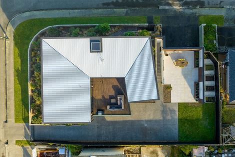 Photo of property in 320 Marine Parade, New Brighton, Christchurch, 8061