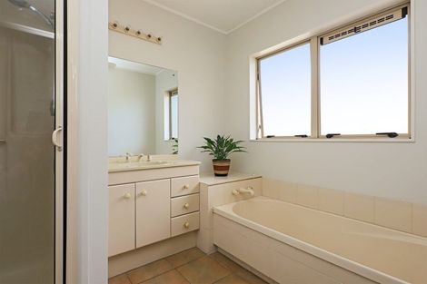 Photo of property in 121 Auckland Road, Greenmeadows, Napier, 4112