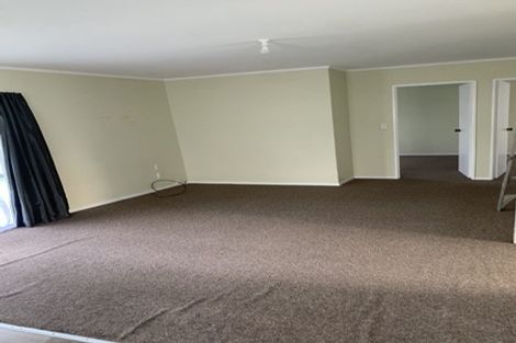 Photo of property in 20 Booth Crescent, Tuakau, 2121