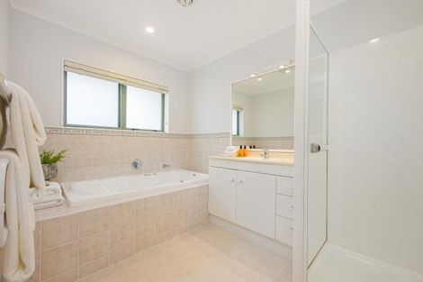 Photo of property in 13 Lucas Way, Albany, Auckland, 0632