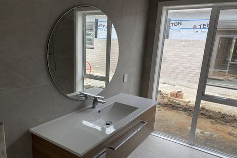 Photo of property in 2 Grove Lane, Omokoroa, 3114