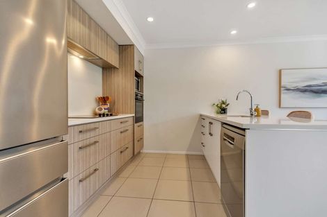 Photo of property in 2 Raiha Street, Papamoa Beach, Papamoa, 3118