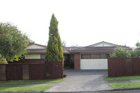 Photo of property in 6 Jillteresa Crescent, Half Moon Bay, Auckland, 2012