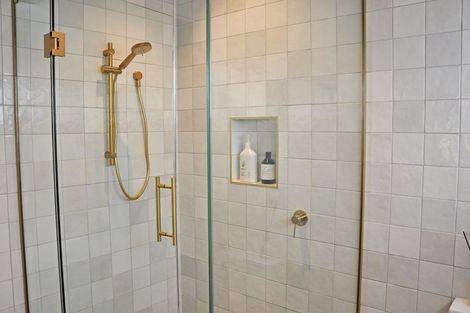 Photo of property in 52 Sandpiper Avenue, Point Wells, 0986