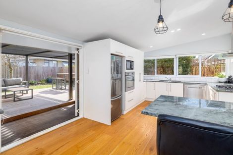 Photo of property in 7 Sawtell Place, Northcote, Christchurch, 8052