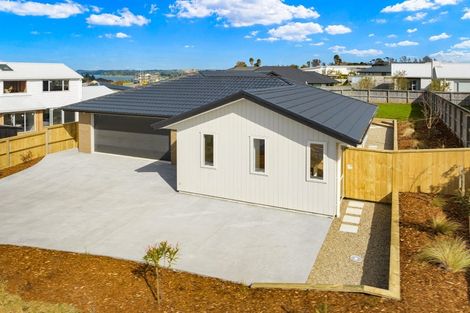 Photo of property in 30 Brigitte View, Snells Beach, 0920