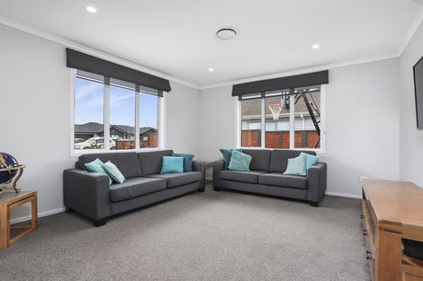 Photo of property in 4 Sir Lincoln Drive, Kumeu, 0810