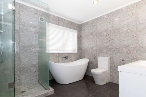 Photo of property in 5 Alice Place, Hillcrest, Auckland, 0627