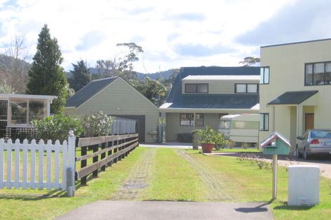 Photo of property in 129 Everitt Crescent, Whangamata, 3620