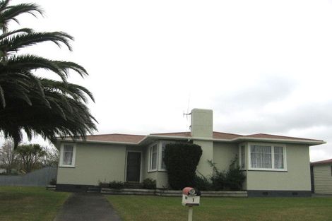 Photo of property in 1 Sinclair Avenue, Highbury, Palmerston North, 4412