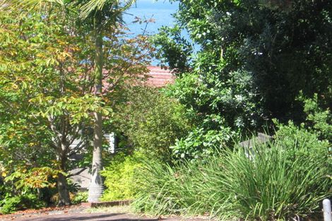 Photo of property in 1/3 Portal Place, Murrays Bay, Auckland, 0630