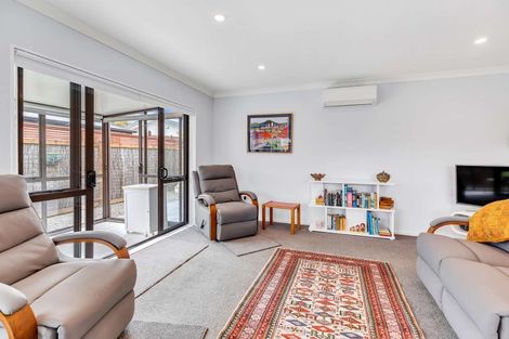 Photo of property in 12a Sussex Street, Levin, 5510