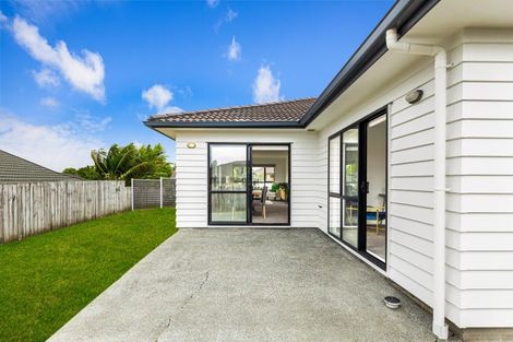 Photo of property in 8 Bonny Crescent, Massey, Auckland, 0614