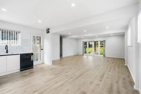 Photo of property in 16 Puriri Road, Manurewa, Auckland, 2102