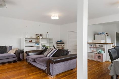 Photo of property in 182 Beach Haven Road, Beach Haven, Auckland, 0626