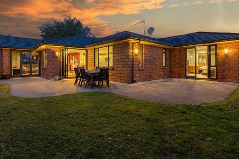 Photo of property in 14 Wiltshire Drive, Huntington, Hamilton, 3210