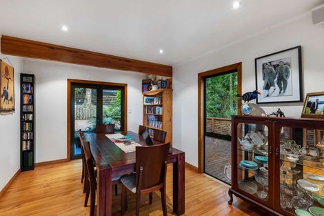 Photo of property in 34 Kauri Point Road, Laingholm, Auckland, 0604
