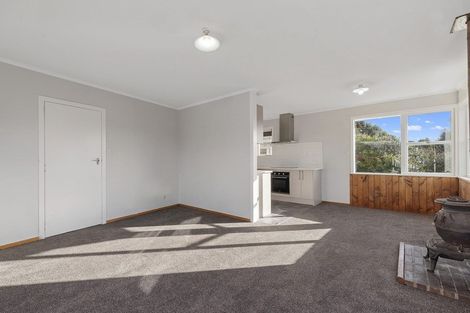 Photo of property in 10 Totaravale Drive, Totara Vale, Auckland, 0629