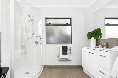 Photo of property in 13 Mangakoea Place, St Andrews, Hamilton, 3200