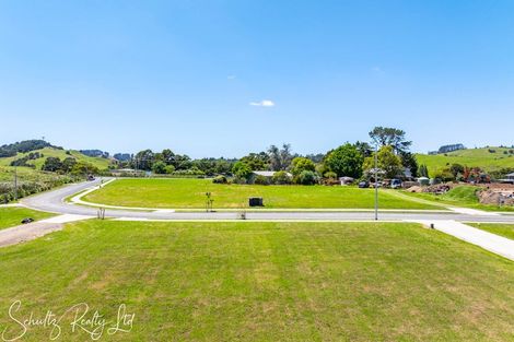 Photo of property in 10 Arahanga Road, Paparoa, 0571