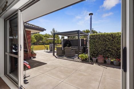 Photo of property in 5 Willowside Place, Amberley, 7410