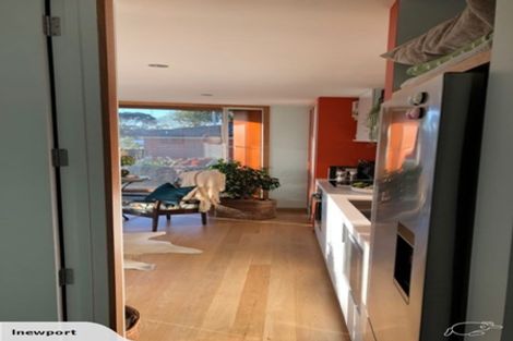 Photo of property in 2a Kiwi Esplanade, Mangere Bridge, Auckland, 2022