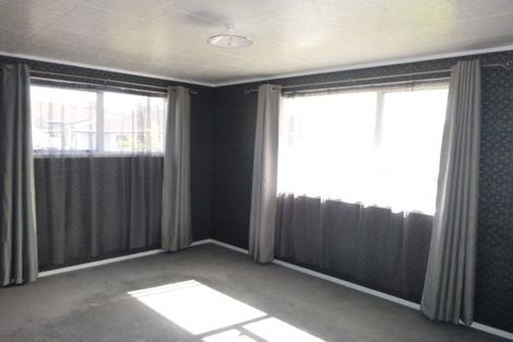 Photo of property in 76 Rosewarne Crescent, Glendene, Auckland, 0602