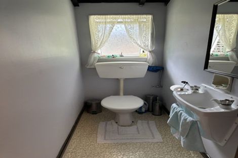 Photo of property in 8 Meuli Street, Eltham, 4322