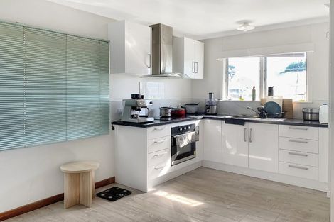 Photo of property in 215 Lytton Road, Elgin, Gisborne, 4010