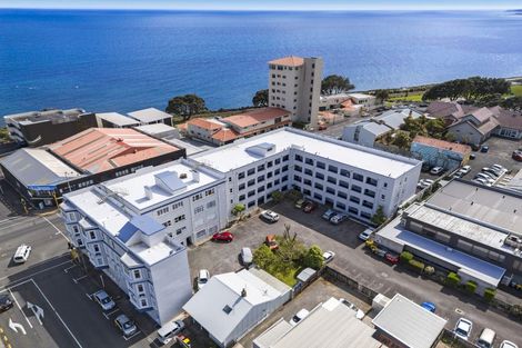 Photo of property in Devonport Apartments, 31/127 Saint Aubyn Street, New Plymouth, 4310