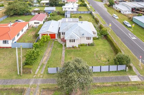Photo of property in 104 Weraroa Road, Waverley, 4510