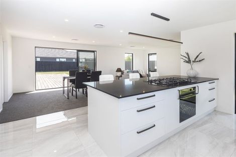 Photo of property in 15 Claremont Crescent, Amberley, 7410