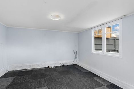 Photo of property in 11 Craigbank Avenue, New Lynn, Auckland, 0600