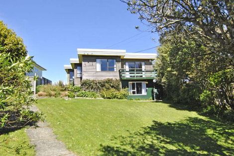 Photo of property in 44 Lyndfield Lane, Newlands, Wellington, 6037