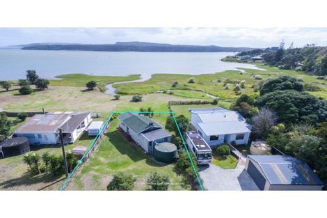 Photo of property in 64 Maunsell Road, Port Waikato, Tuakau, 2695