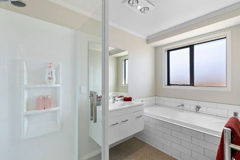 Photo of property in 33 Timsfield Drive, Lake Hawea, Wanaka, 9382