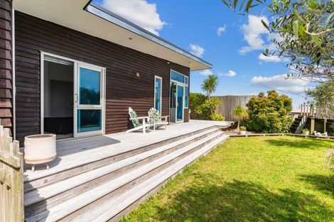 Photo of property in 26 Sunset Drive, Baylys Beach, Dargaville, 0377