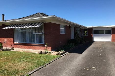 Photo of property in 2/102 Sandwich Road, St Andrews, Hamilton, 3200